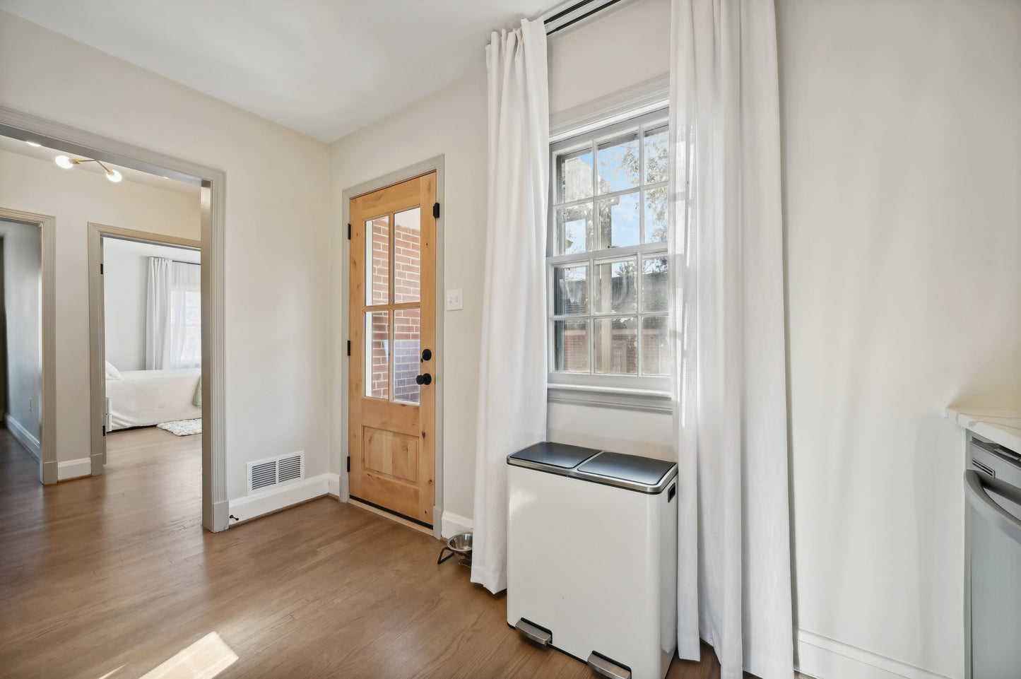 Cute Cottage - Edmondson Kitchen