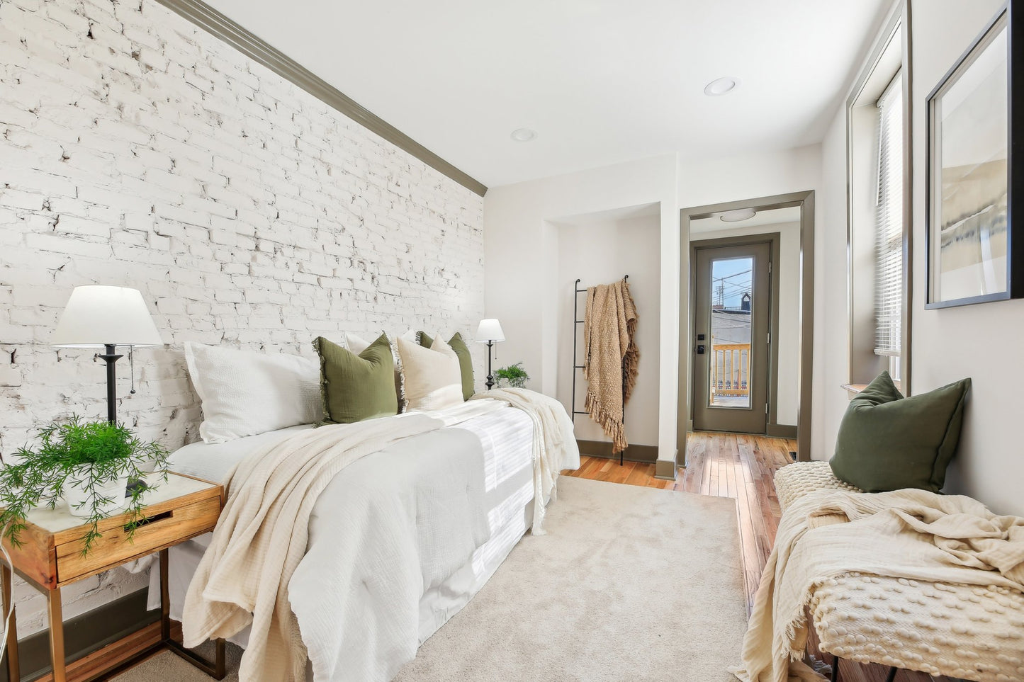 Small City Vibes - Potomac Entire Home