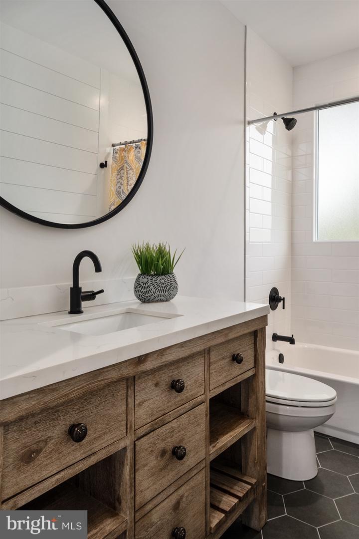 Craftsman Cutie - Bloomsbury 2.0 Baths (COMING SOON)